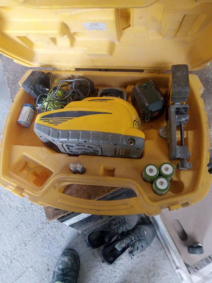 Lazeris komunikacijoms tiesti . Statybos darbuose.atstumas iki 500m