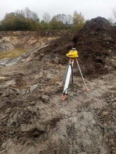 Lazeris komunikacijoms tiesti . Statybos darbuose.atstumas iki 500m