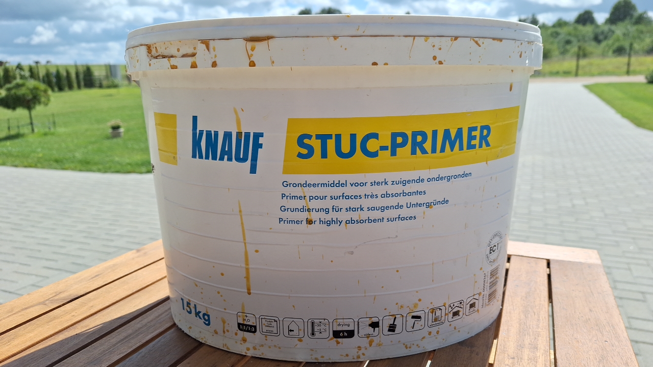 1. Knauf Stuc-Primer 2. Lateksinis giluminis gruntas ACH 3. Ceresit CT 17 Pro