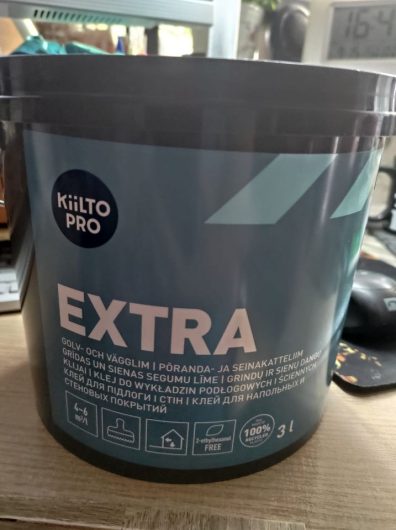 Parduodu nepradarytą klijų Kiilto Extra kibirėlį. 3 l