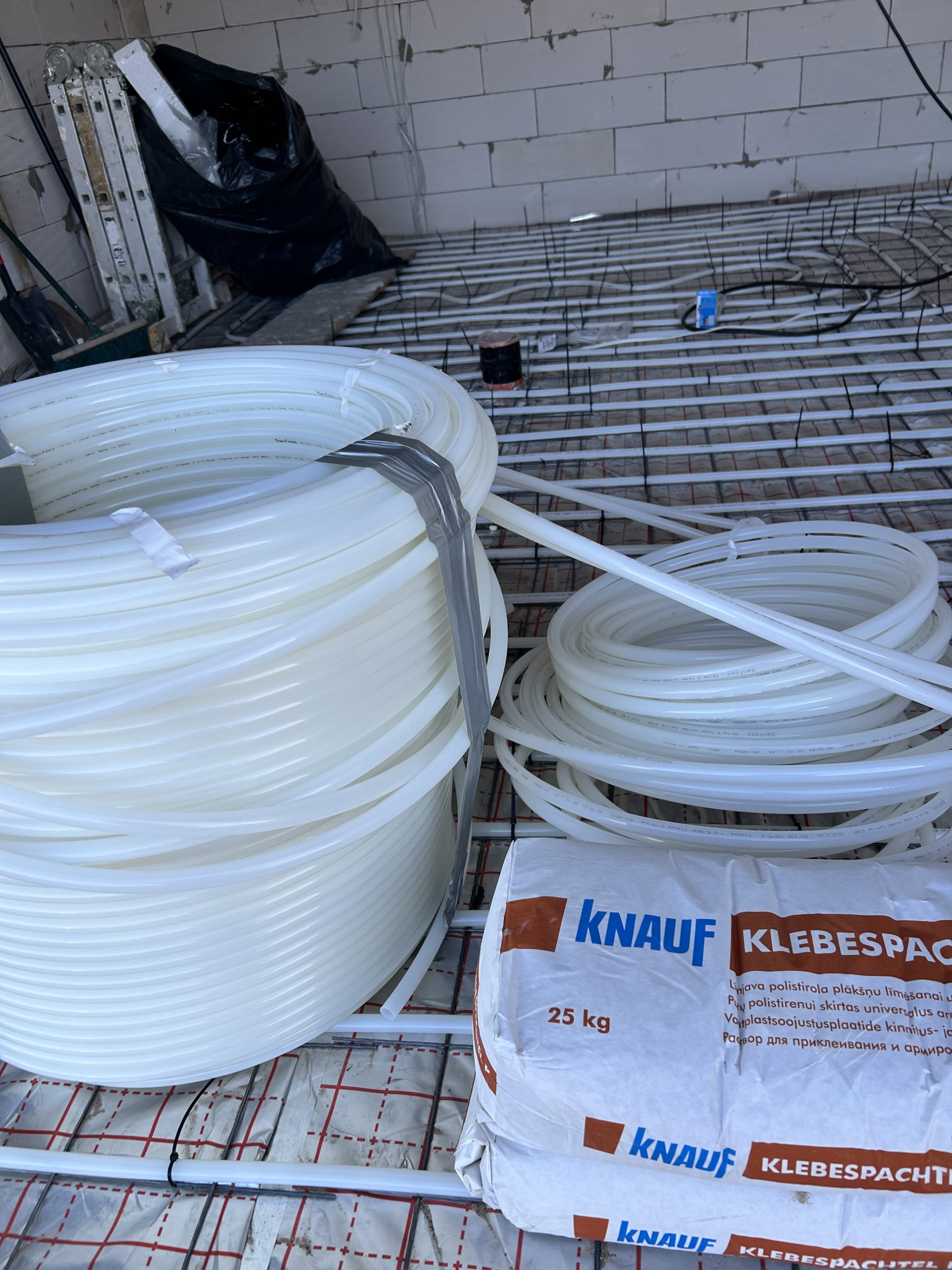 Vamzdis grindiniam šildymui PEXa 18 x 2,0 m Danfoss