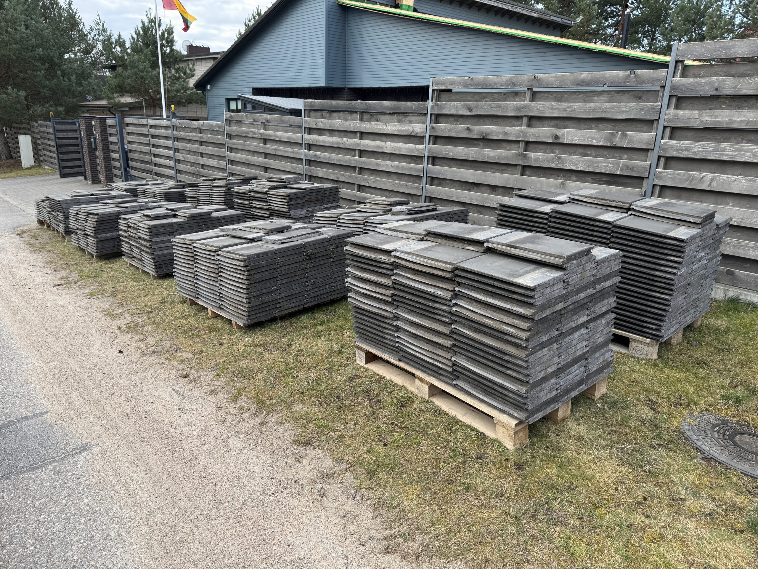 Benders Carisma betoninės lygios čerpės