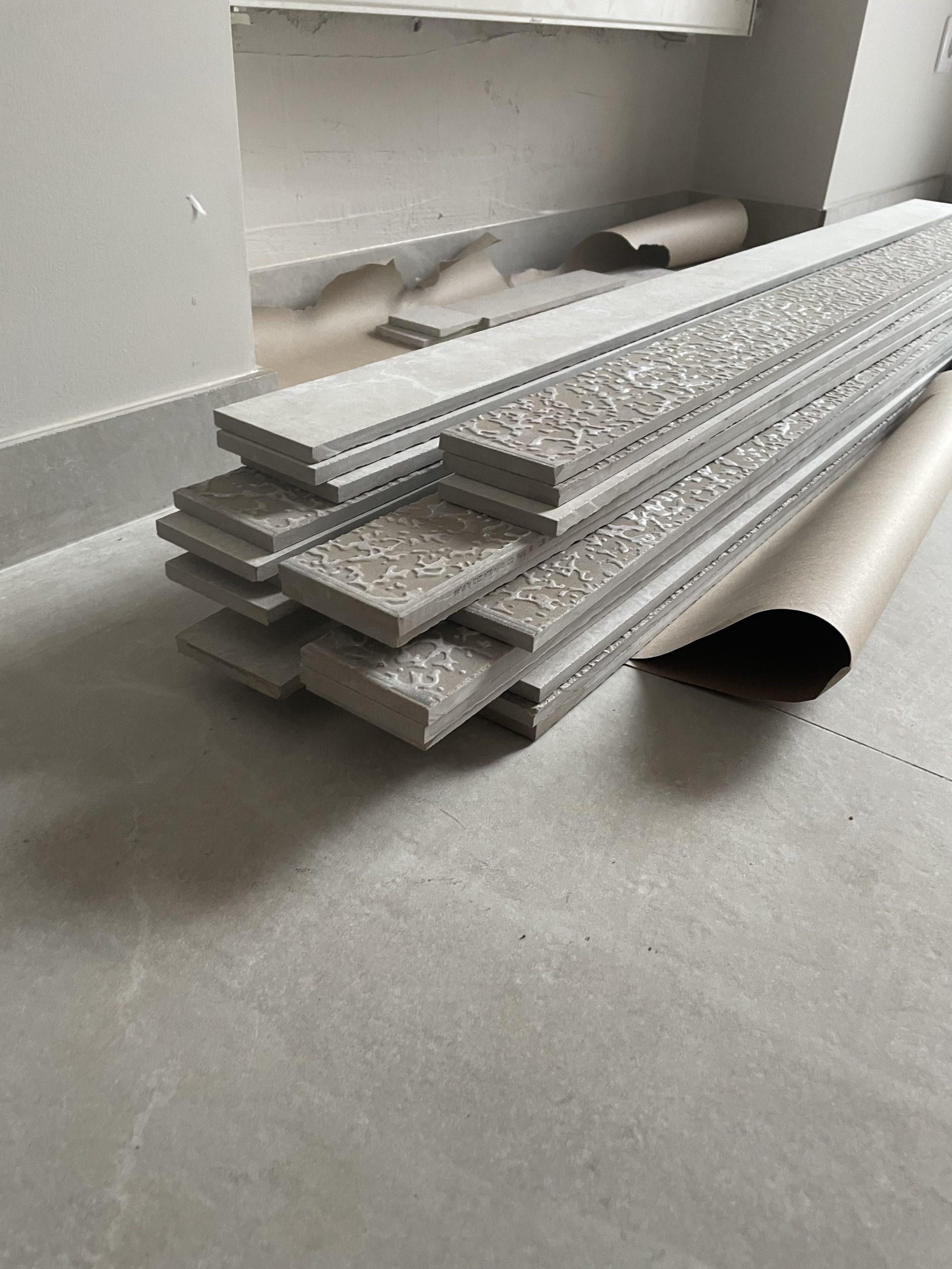 Akmens masės plytelės