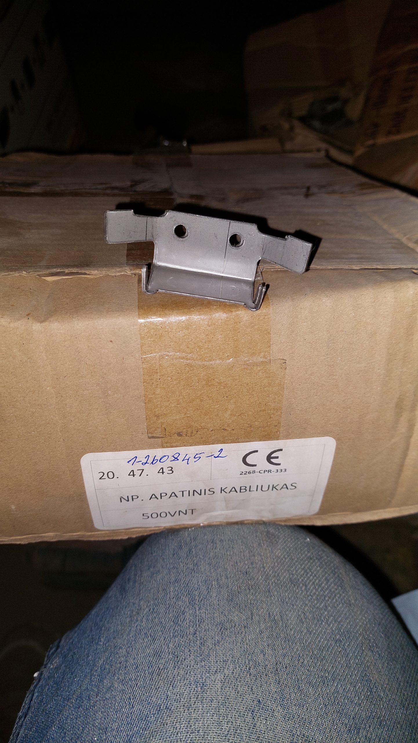 Plytelių laikikliai