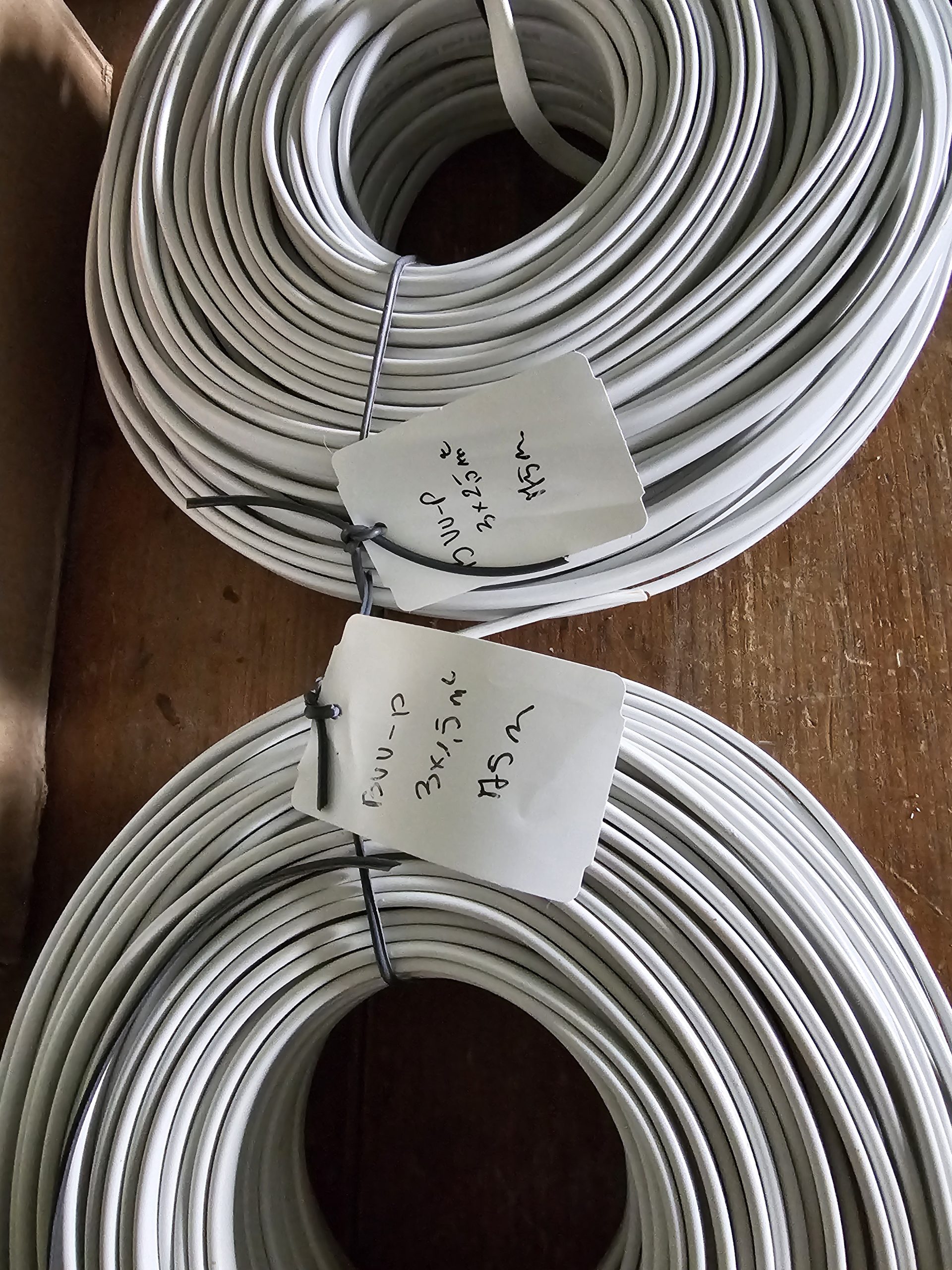 Plokščias varinis kabelis BVV-P 3 x 2,5 mm2