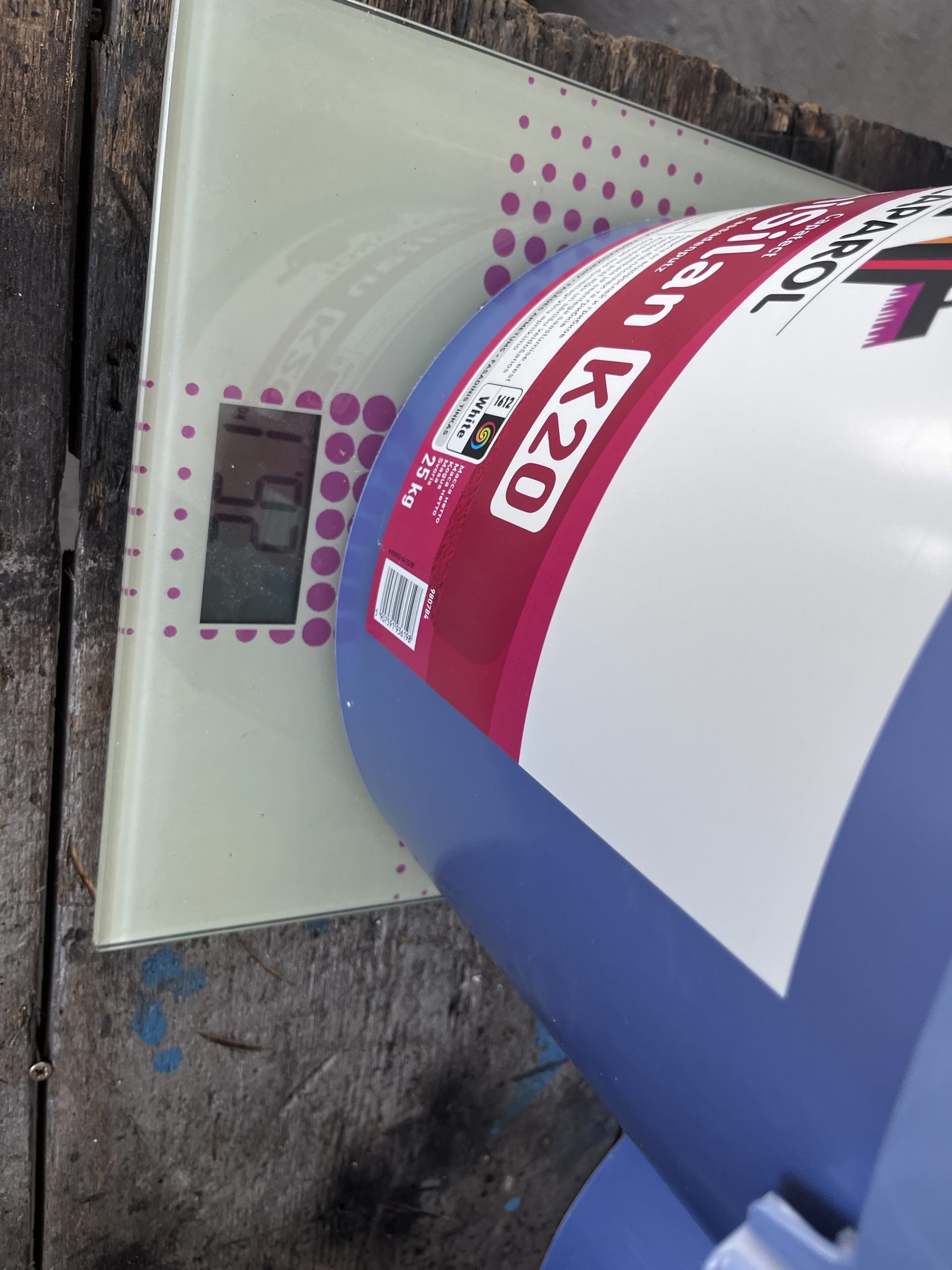 Dekoratyvinis tinkas- struktūra Gruntiniai dažai Pasific 10 – 6.3 kg. Mineralo matiškumo silikonine.