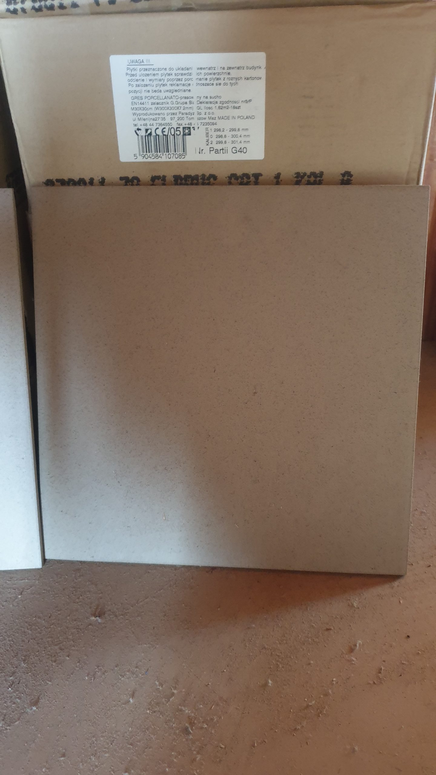 Parduodamos Pigiai plytelės grindims 300 x 300 mm / Lenkija / ( 22 dėžės =39,0 m2 )