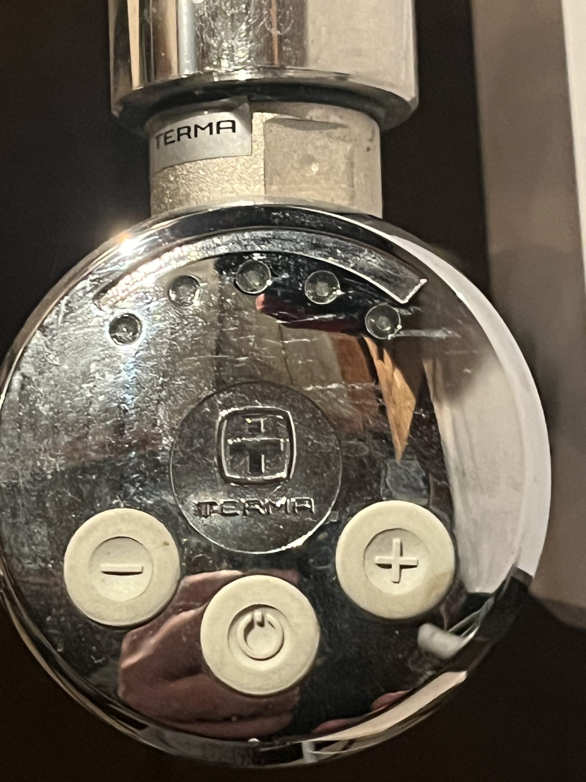 El.kopėtėlių tipo rankšl.džiovintuvas 500x600mm chromo spalvos