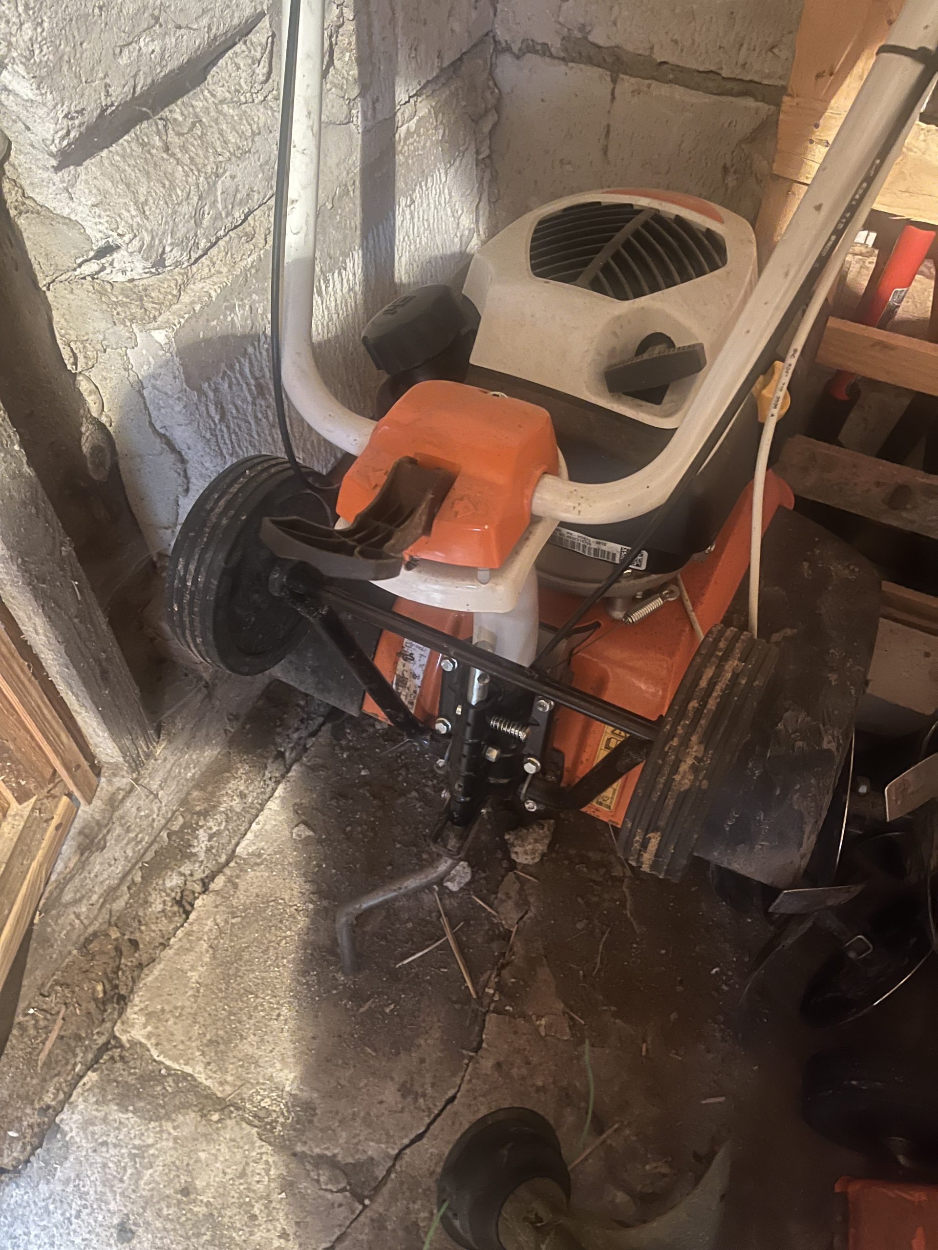 Kultivatorius STIHL MH 585