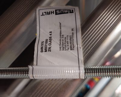 Nerūdijančio plieno strypai nauji , diametras 8 mm , ilgis metras , 4 vnt