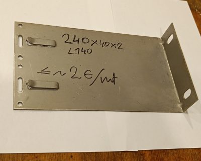 Kronsteinai ventiliuojamo fasado nerūdijančio plieno 240/40/2/L140