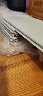 Plastikinės lentelės, pirktos Ermitaže, liko nepanaudota.