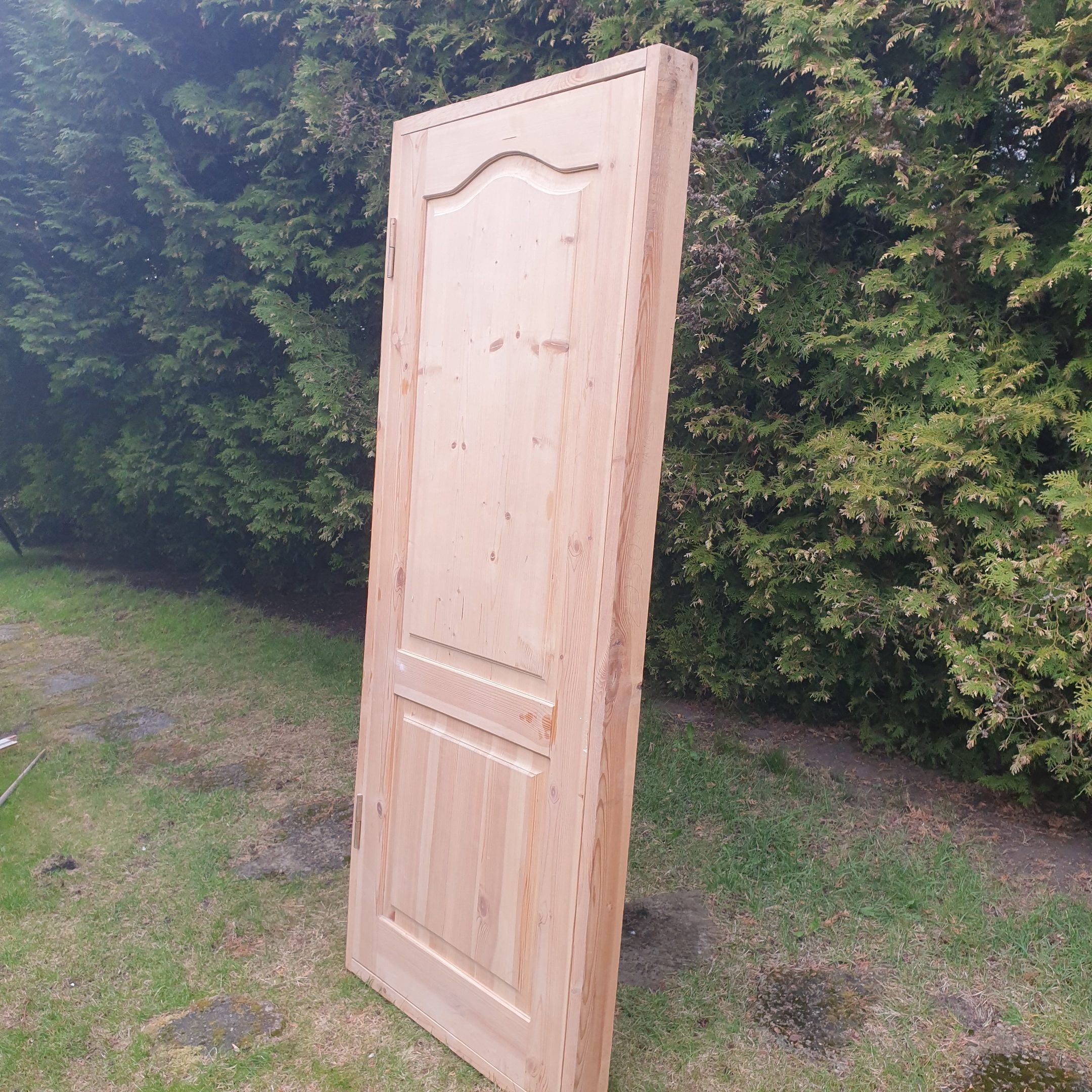 Parduodu naujas vidines medines,sausas duris su stakta