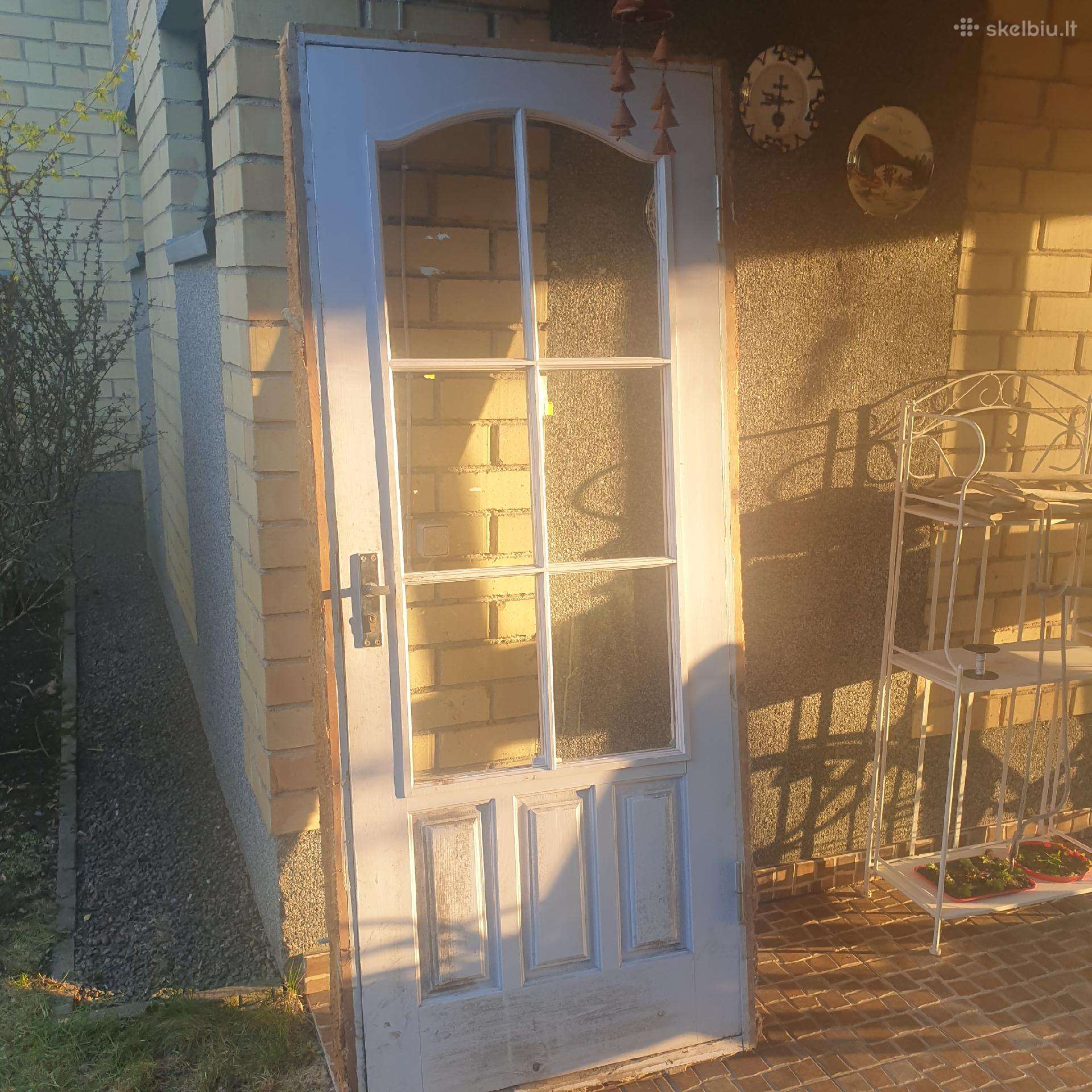 Parduodamos vidines nenaujos medines durys