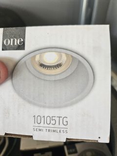 Įleidžiamas LED šviestuvas ONE 10105TG/W Semi Trimless, baltas + LEDVANCE GU10 lemputė